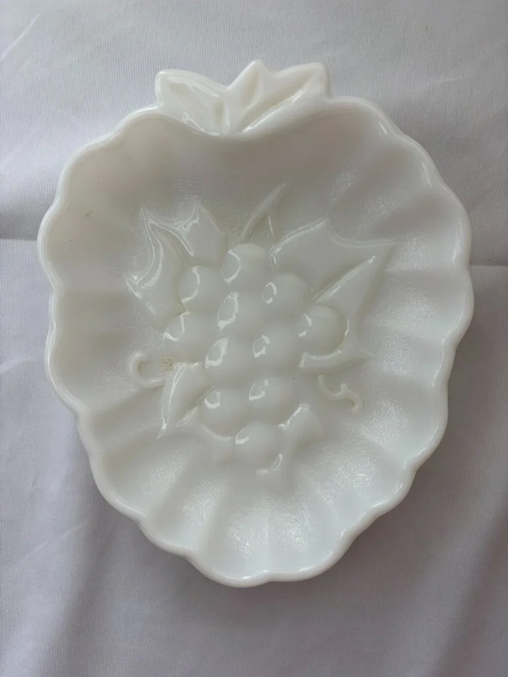 Vintage Milk Glass Grape & Leaf Dishes Set of 3 Embossed Scalloped Fruit Shape